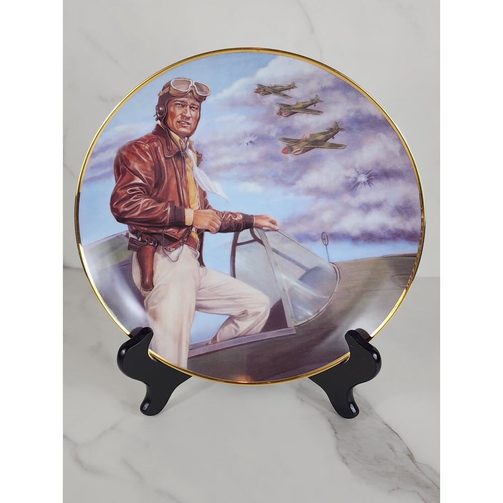 John Wayne Flying Tigers Wall Decor Plate 1993 Porcelain 9 1/4 Gold Trim USA Vtg